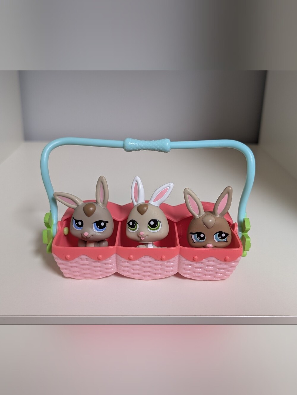 Littlest Pet Shop Baby Bunny Pet Triplets With Bed Carrier Authentic Vintage